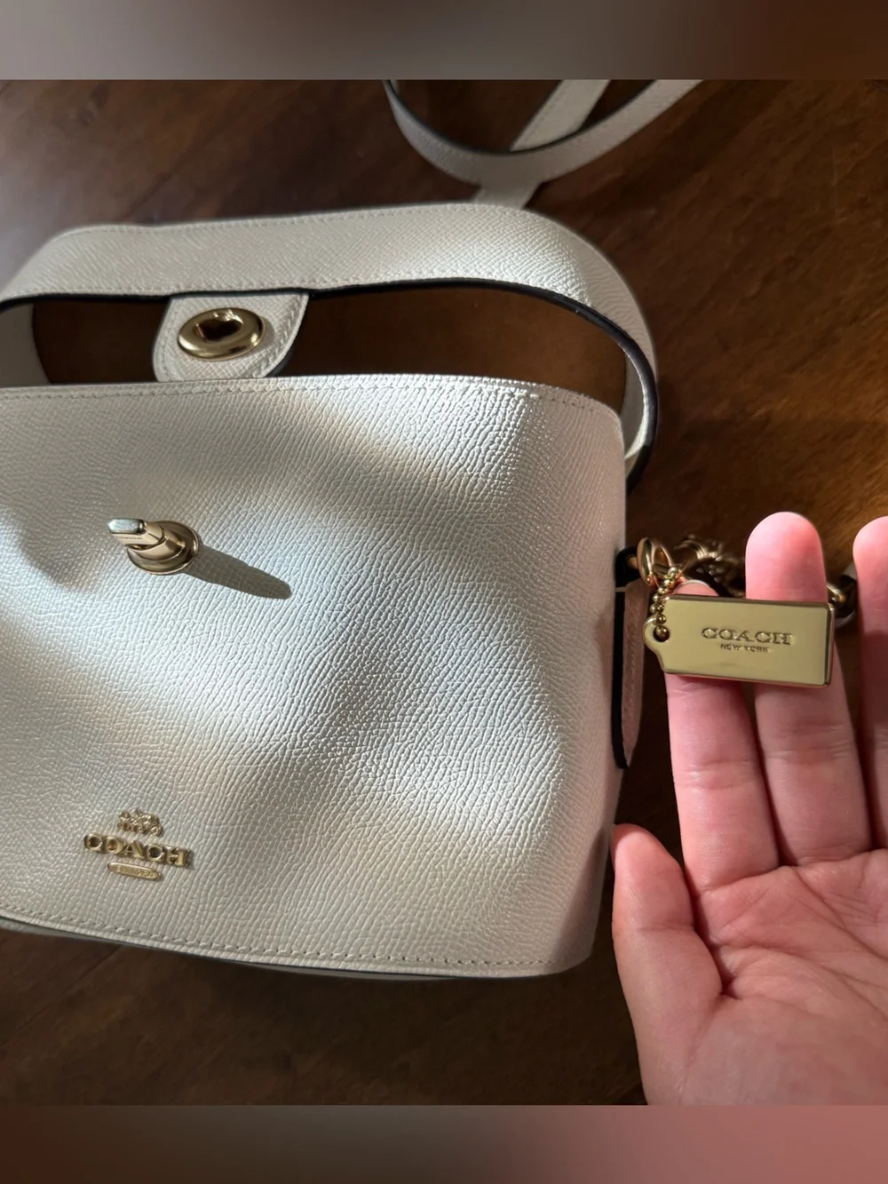 Coach White Leather Crossbody Bag with Gold Hardware - Picture 4 of 5